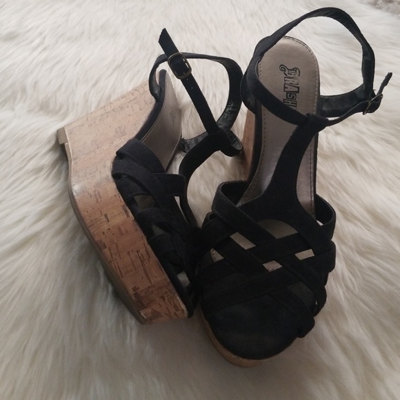 Brash Shoes - Black wedges